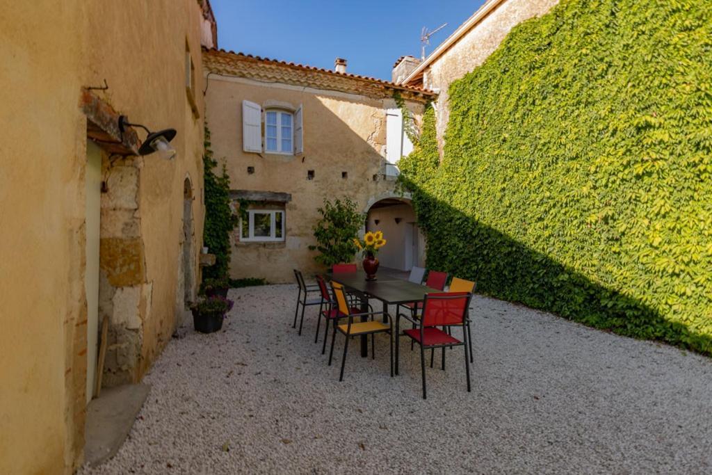 Bed and Breakfast Domaine De Laplan Cezan Esterno foto